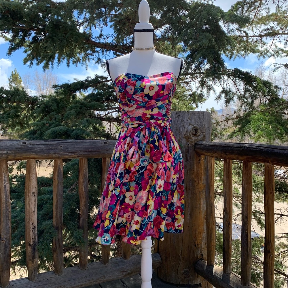 Floral Betsey Johnson party dress 🌹 🌺